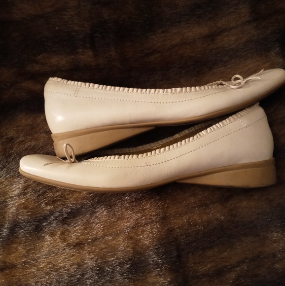 FINAL SALE Woman's shoe - FINAL**** - Picture 2 of 4